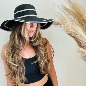 VINTAGE NORDSTROM Cream Tan Straw Wide Brim Floppy Black Stripe Wide Sun Hat